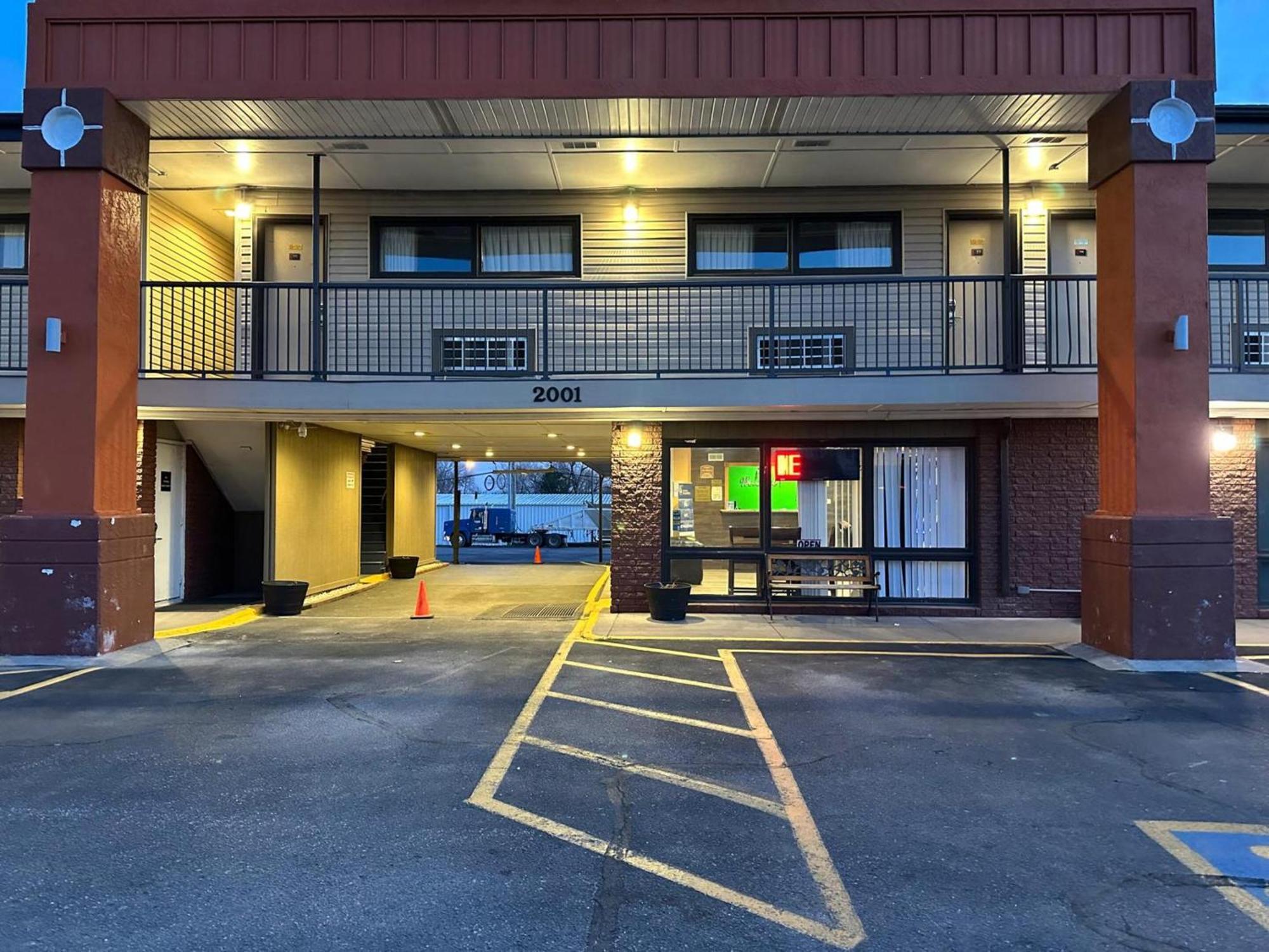 Stay Inn By Oyo Near I 80 Lincoln West Ngoại thất bức ảnh